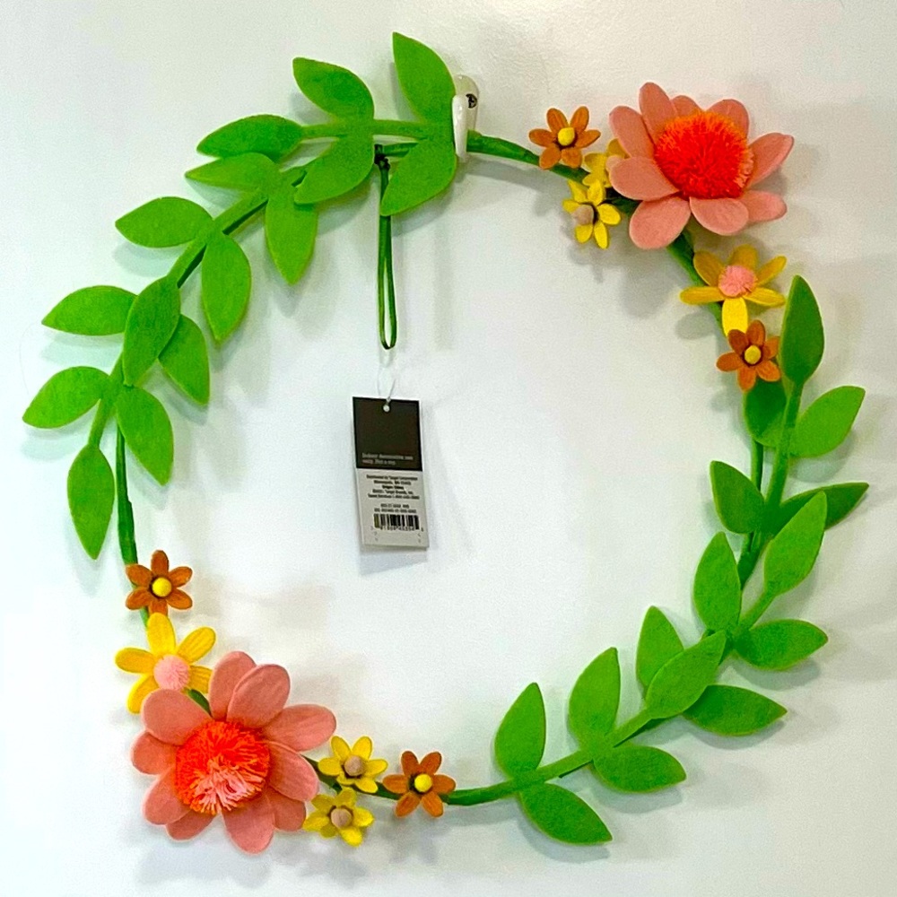 NWT Spritz Felt Wreath